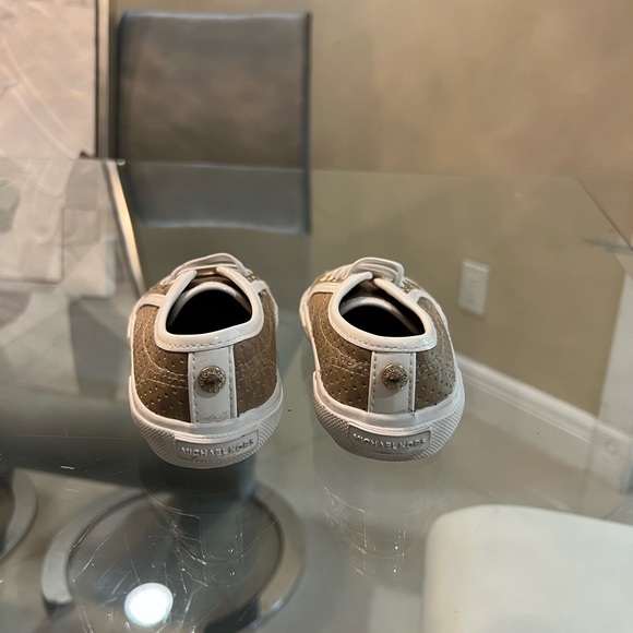 Michael Kors toddler girls sneakers size 8 - Picture 5 of 7